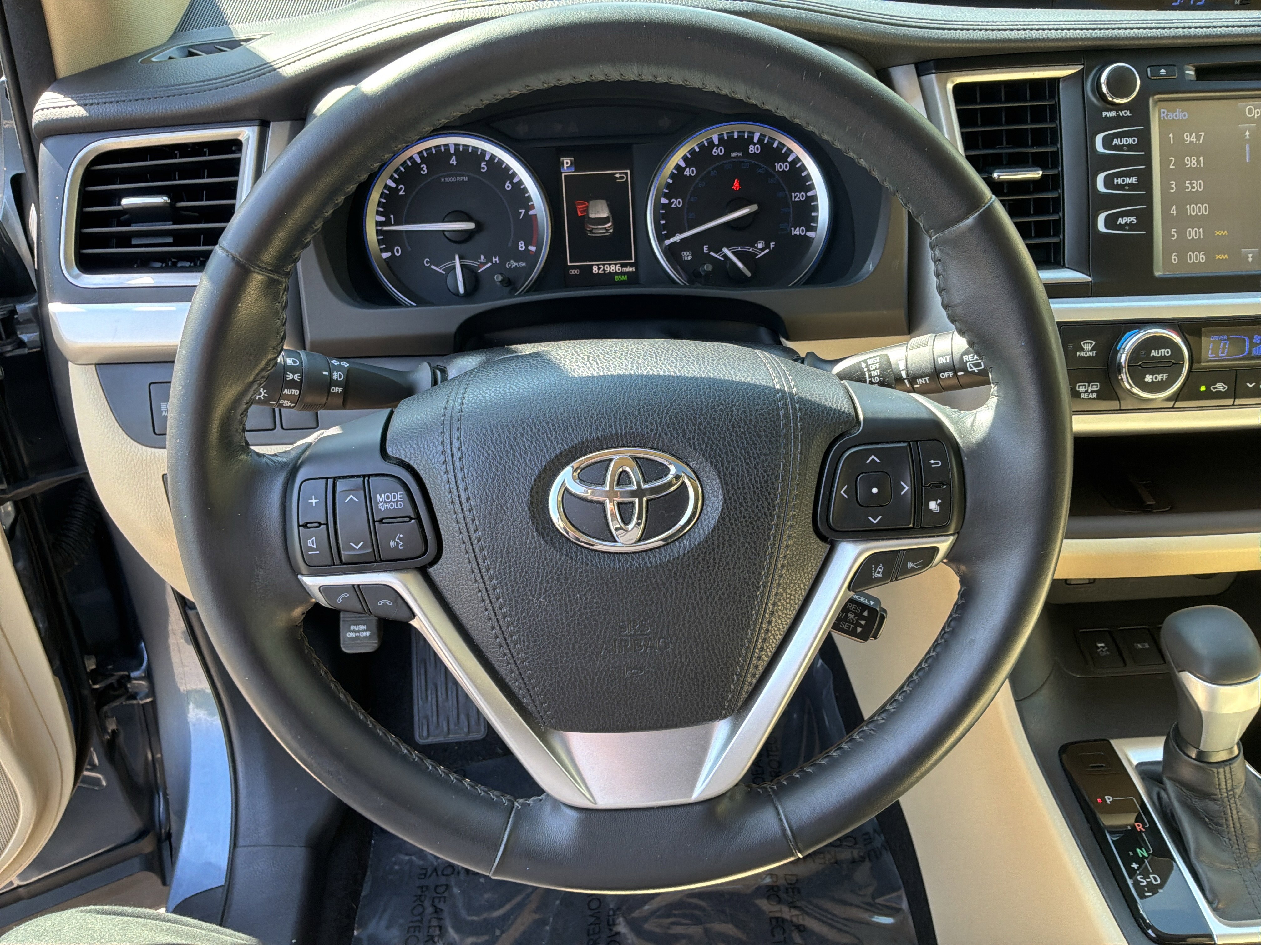Used 2018 Toyota Highlander XLE image 18