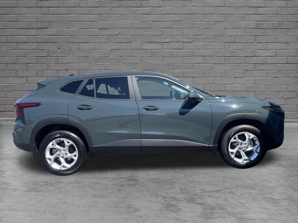 New 2026 Chevrolet Trax LS w/ LS Convenience Package FWD image 10