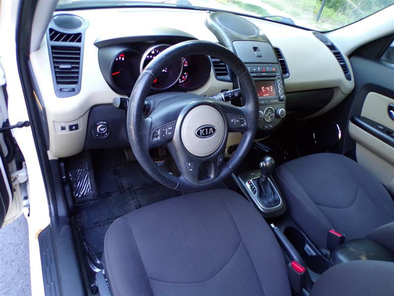 Used 2012 Kia Soul ! FWD image 22