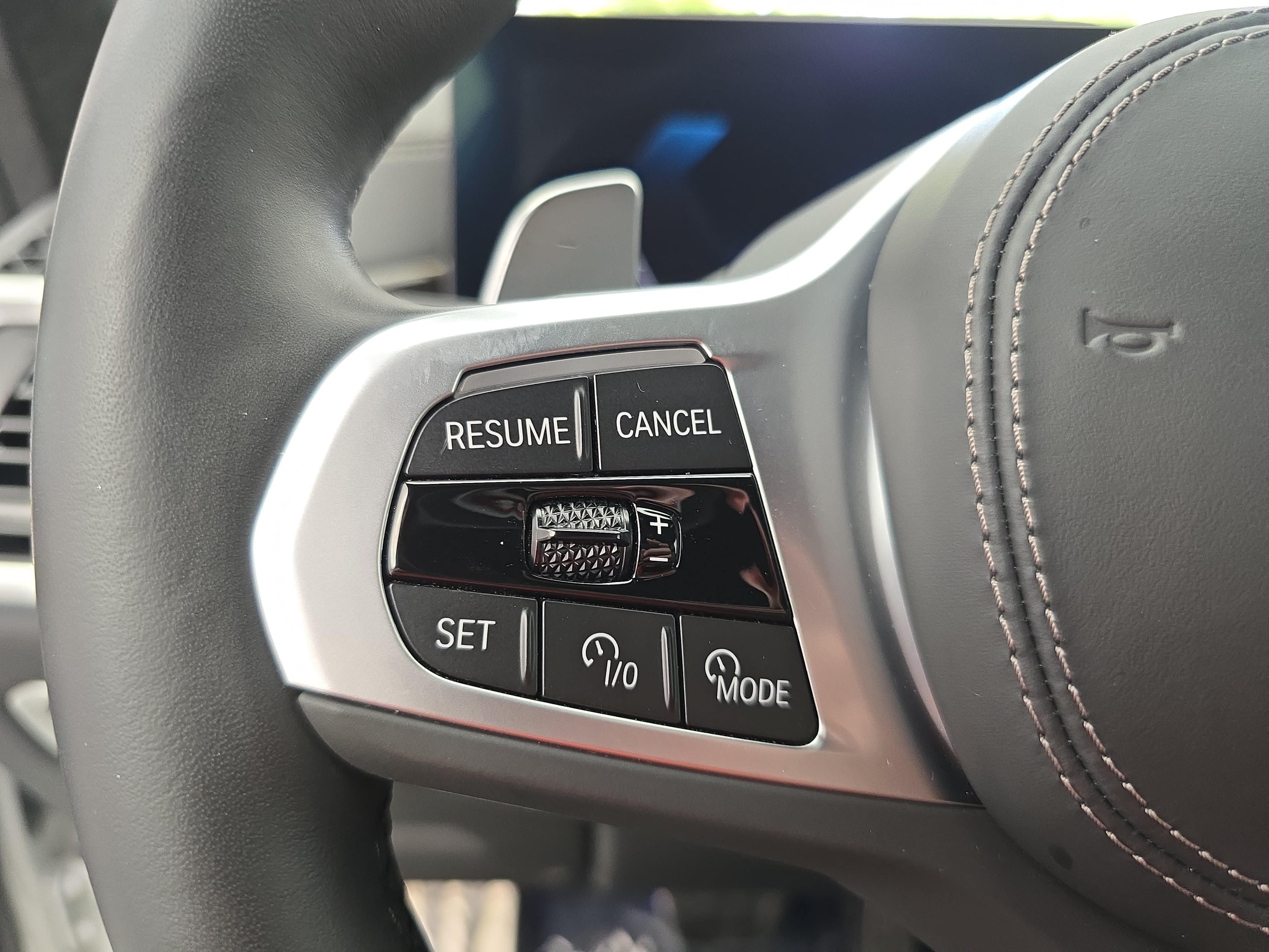 Used 2024 BMW X7 xDrive40i w/ M Sport Package AWD/4WD image 18