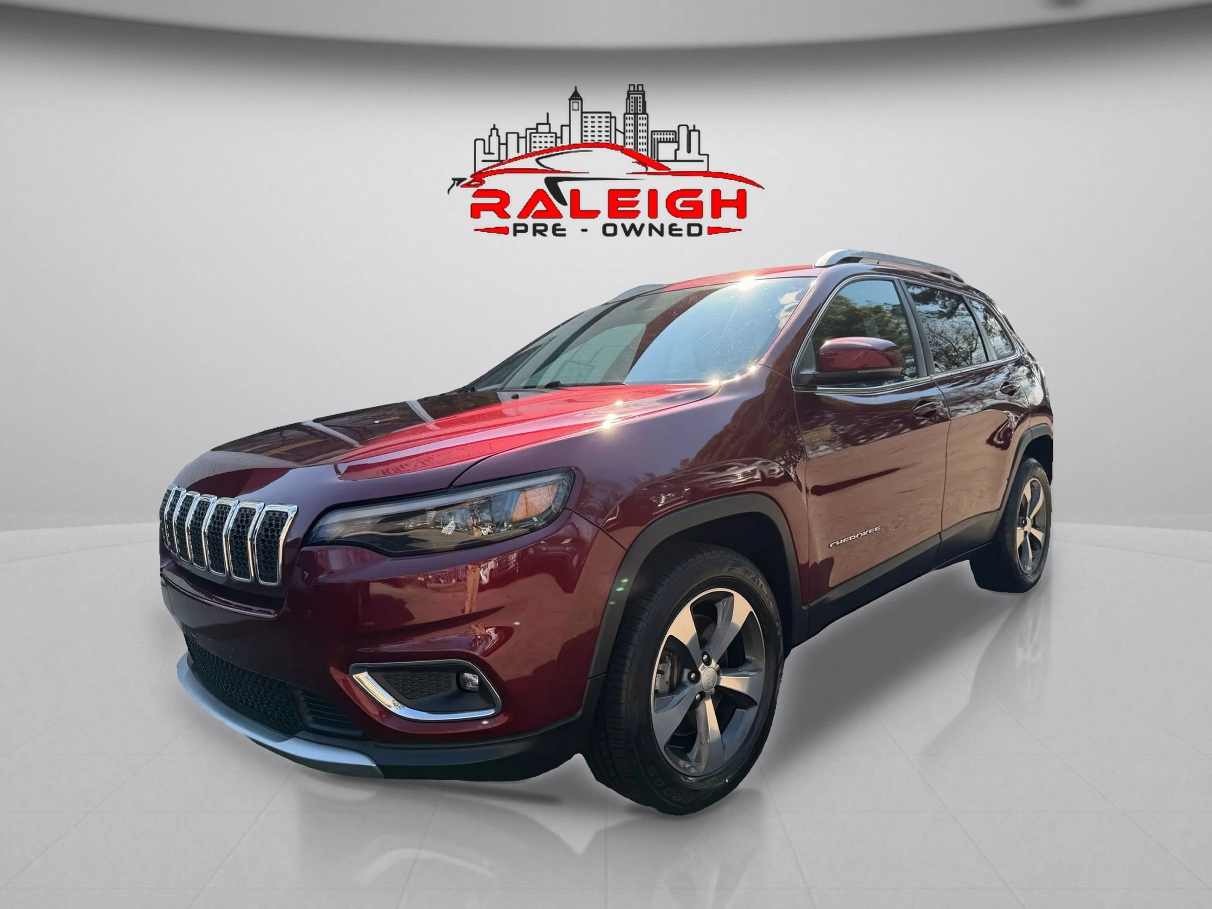 Used 2019 Jeep Cherokee Limited AWD/4WD image 2
