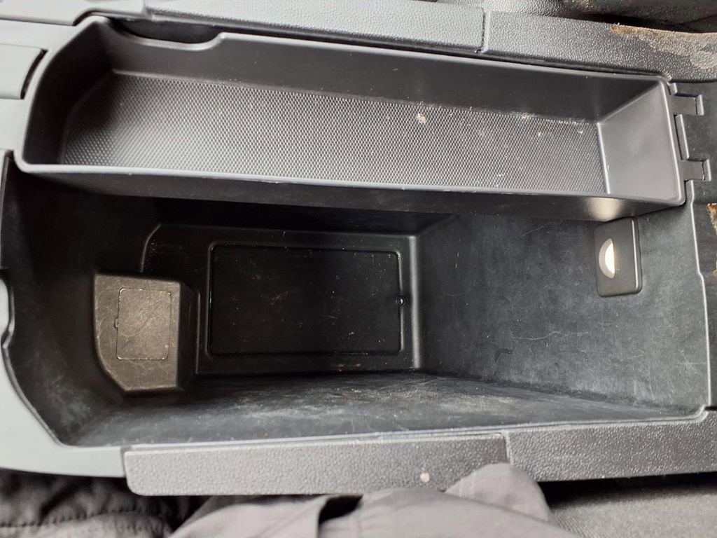 Used 2023 GMC Terrain SLE w/ Driver Convenience Package image 12