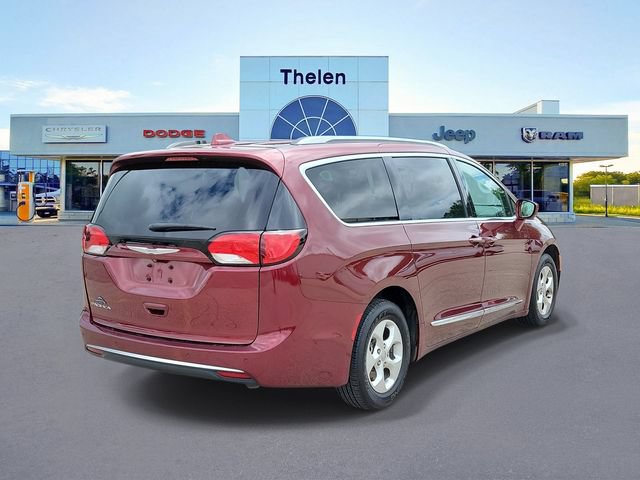 Used 2017 Chrysler Pacifica Touring-L Plus w/ Advanced Safetytec Group FWD image 4