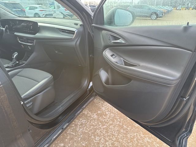 Used 2025 Buick Encore GX Preferred image 23