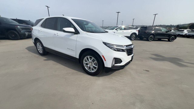 Used 2023 Chevrolet Equinox LT image 2
