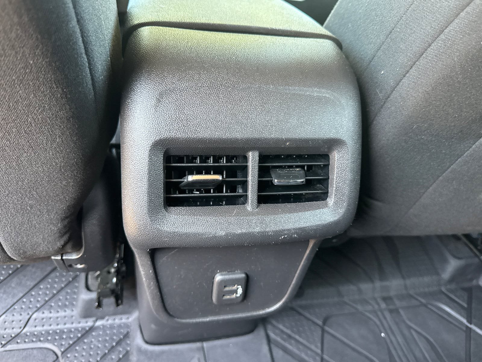 Used 2019 Chevrolet Equinox LT FWD image 24