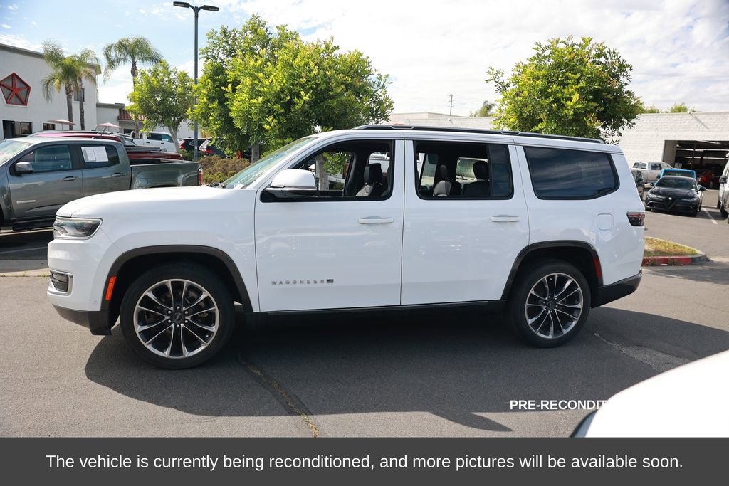 Used 2022 Jeep Wagoneer Series III w/ Premium Group I image 2