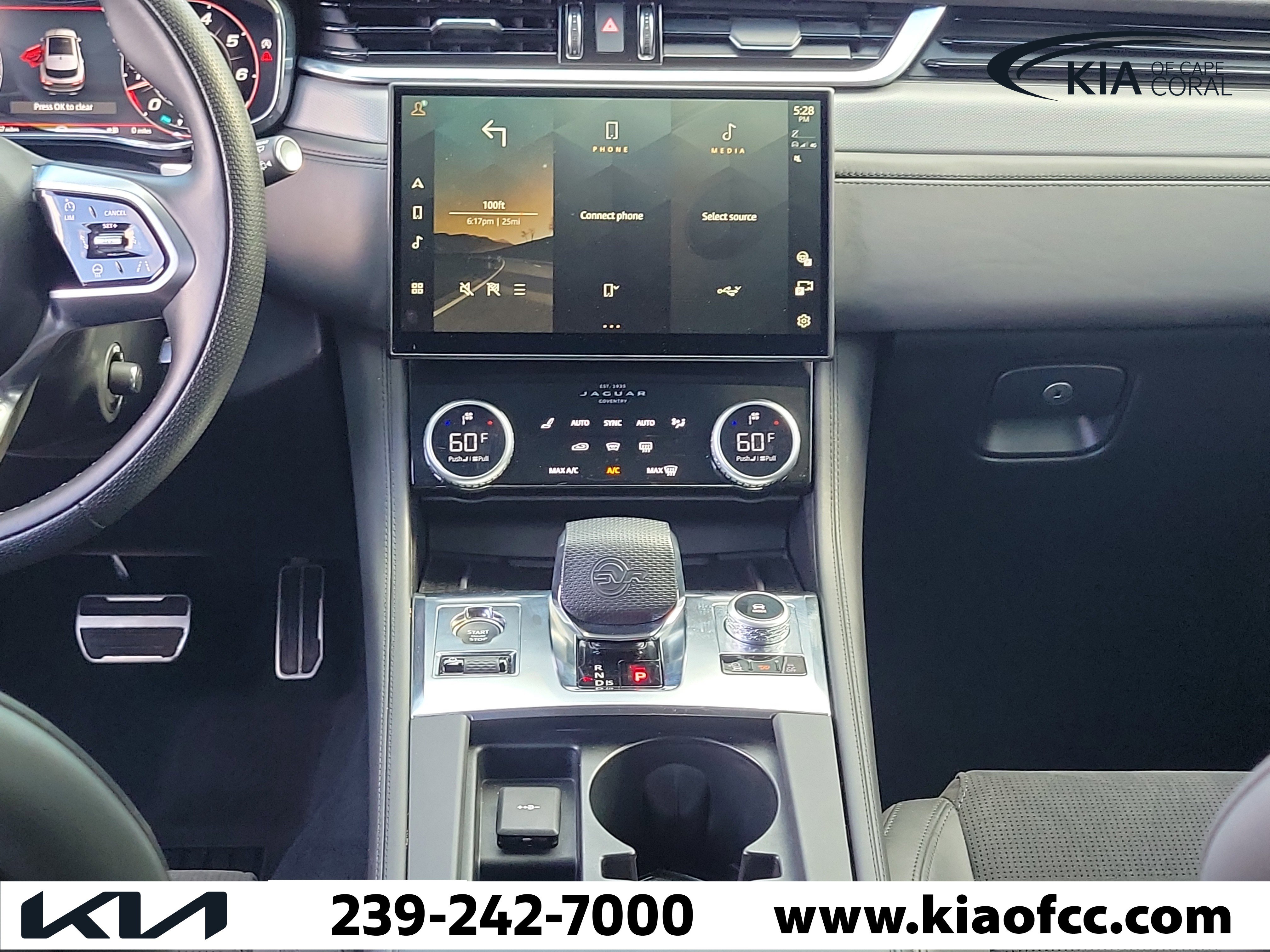 Used 2024 Jaguar F-PACE SVR image 19