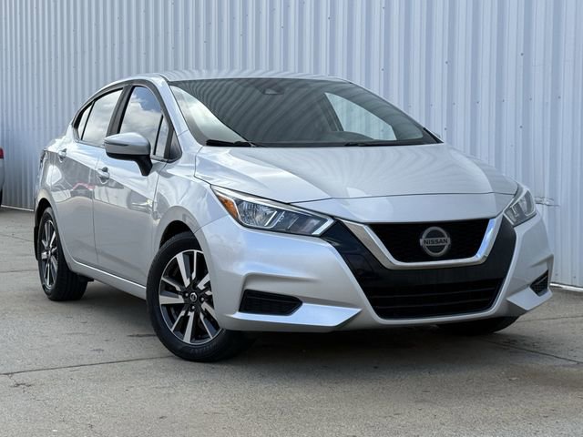 Used 2021 Nissan Versa SV image 2