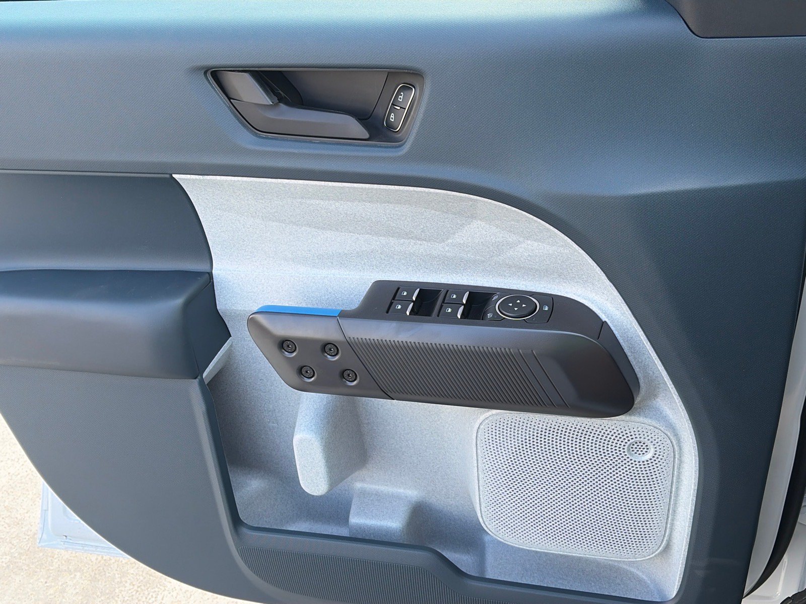 New 2026 Ford Maverick XLT w/ XLT Luxury Package FWD image 16