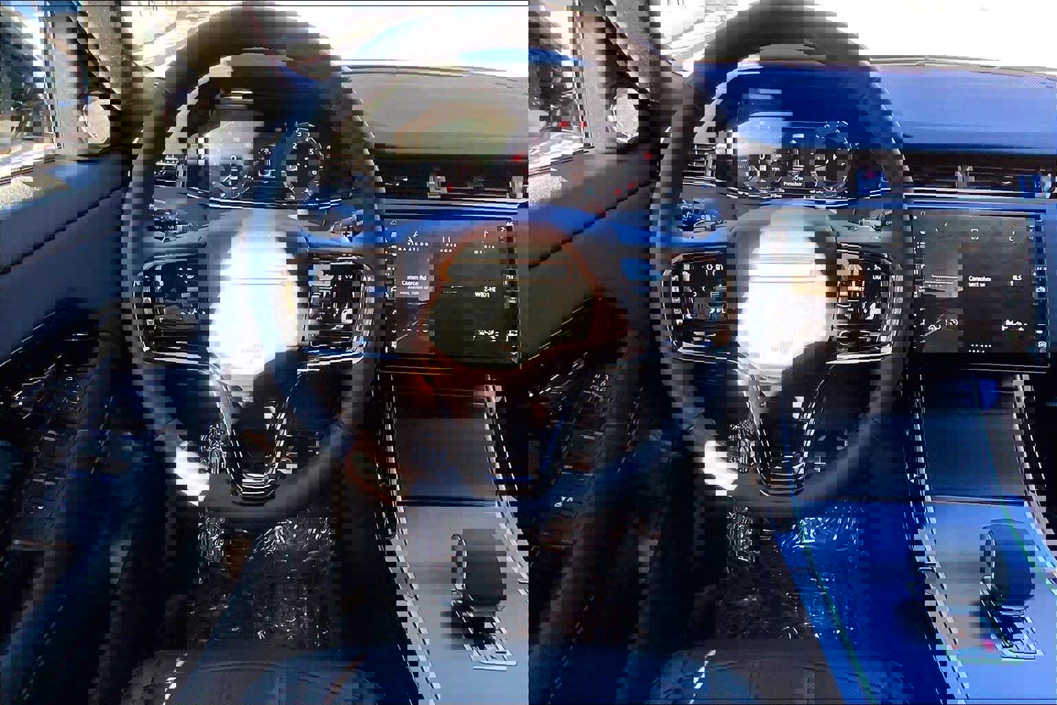 Used 2026 Land Rover Range Rover Evoque Dynamic SE image 5