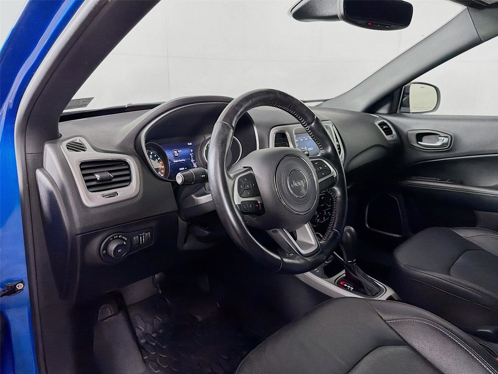 Used 2021 Jeep Compass Latitude AWD/4WD image 9