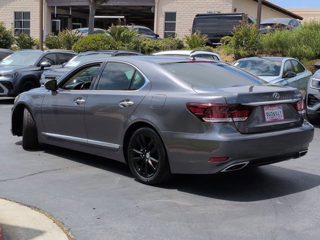 Used 2013 Lexus LS 460 w/ Comfort Pkg RWD image 8