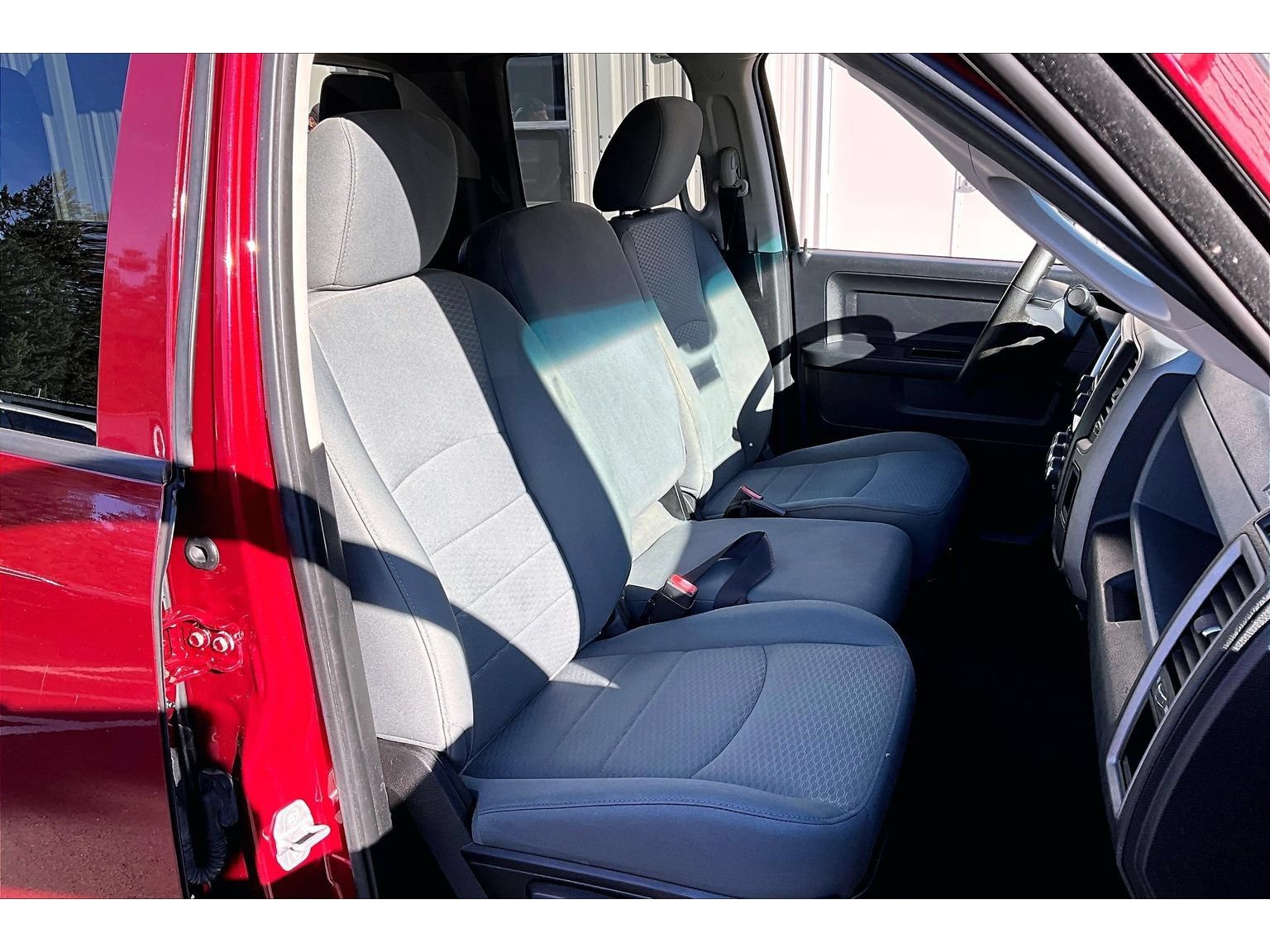 Used 2015 RAM 1500 ST w/ SXT Appearance Group AWD/4WD image 7