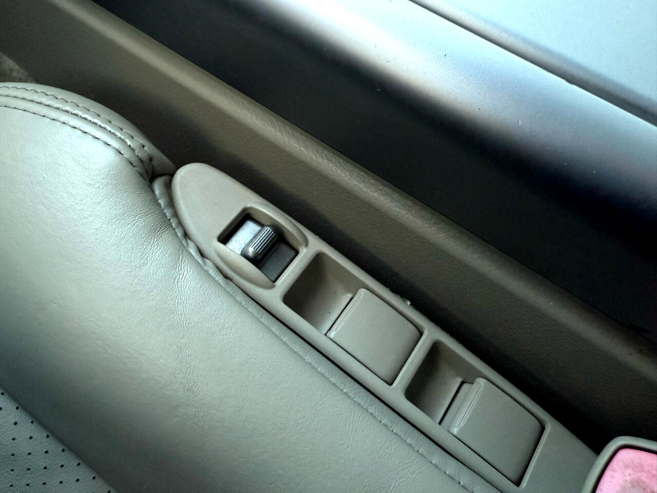 Used 2004 INFINITI G35 2dr Cpe Auto w/ Premium Pkg image 24