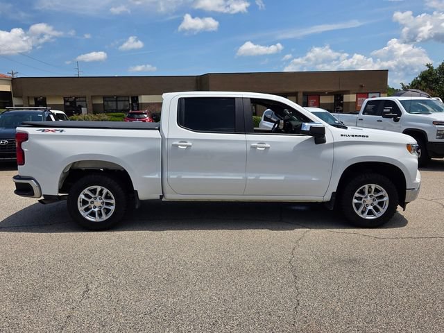 Used 2024 Chevrolet Silverado 1500 LT AWD/4WD image 16