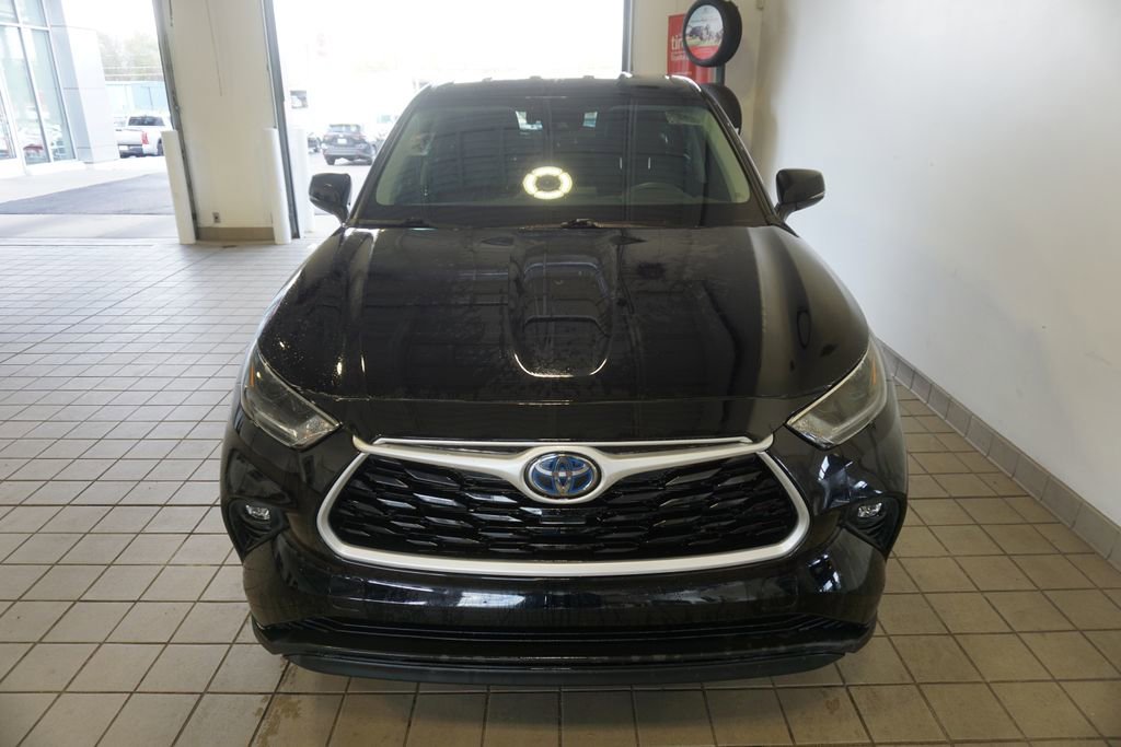 Used 2021 Toyota Highlander LE AWD/4WD image 12