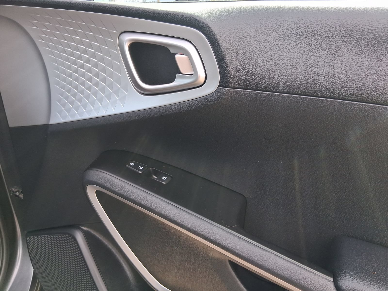 Used 2020 Kia Soul LX FWD image 15