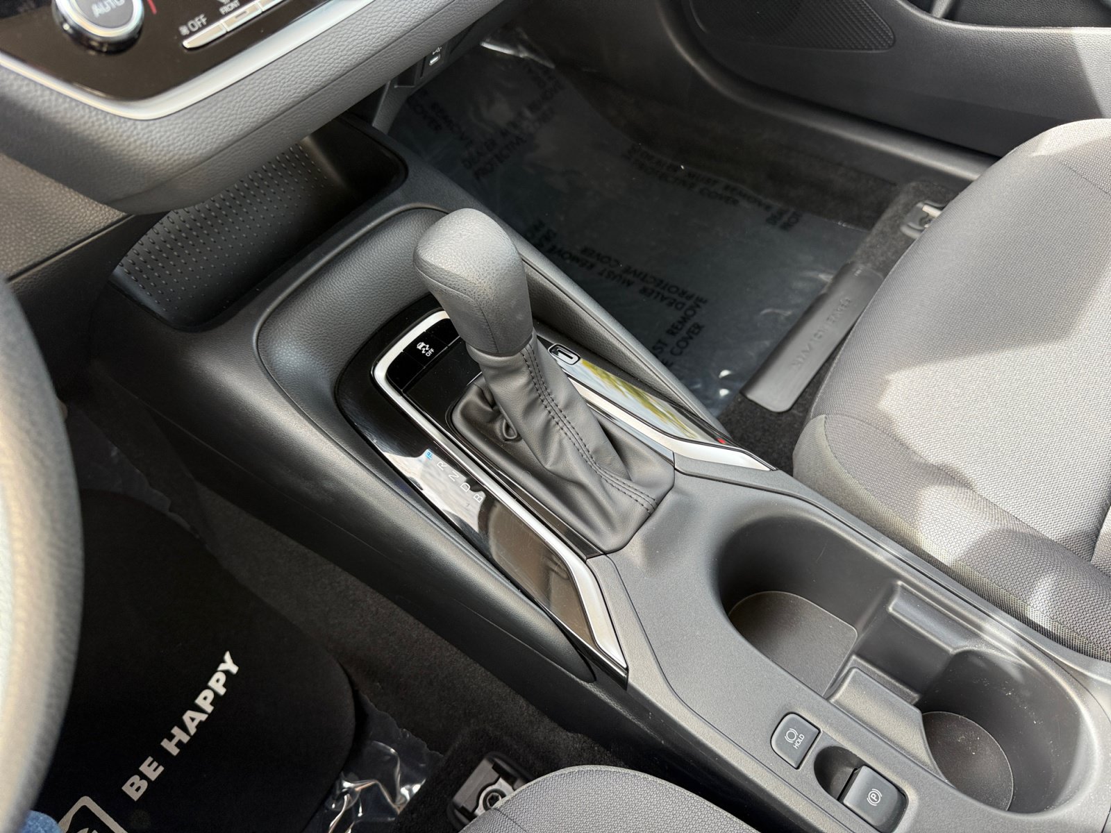 Used 2024 Toyota Corolla LE w/ LE Convenience Package FWD image 13