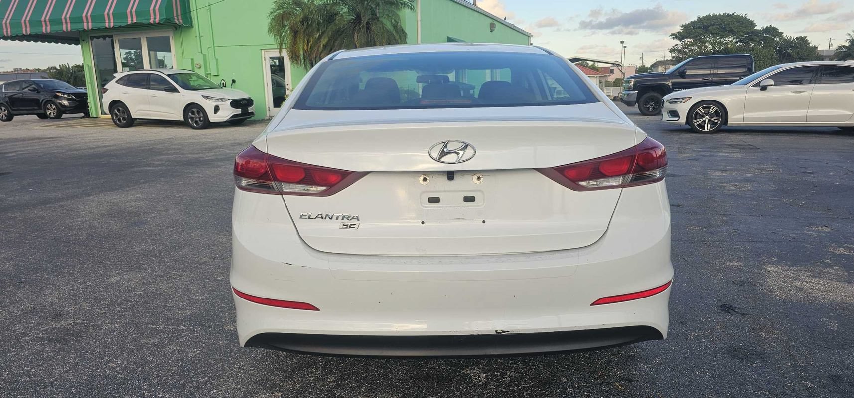 Used 2018 Hyundai Elantra SE FWD image 4
