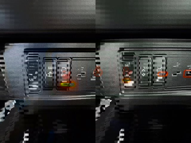 New 2026 Nissan Frontier SV w/ All-Weather Content Package image 18