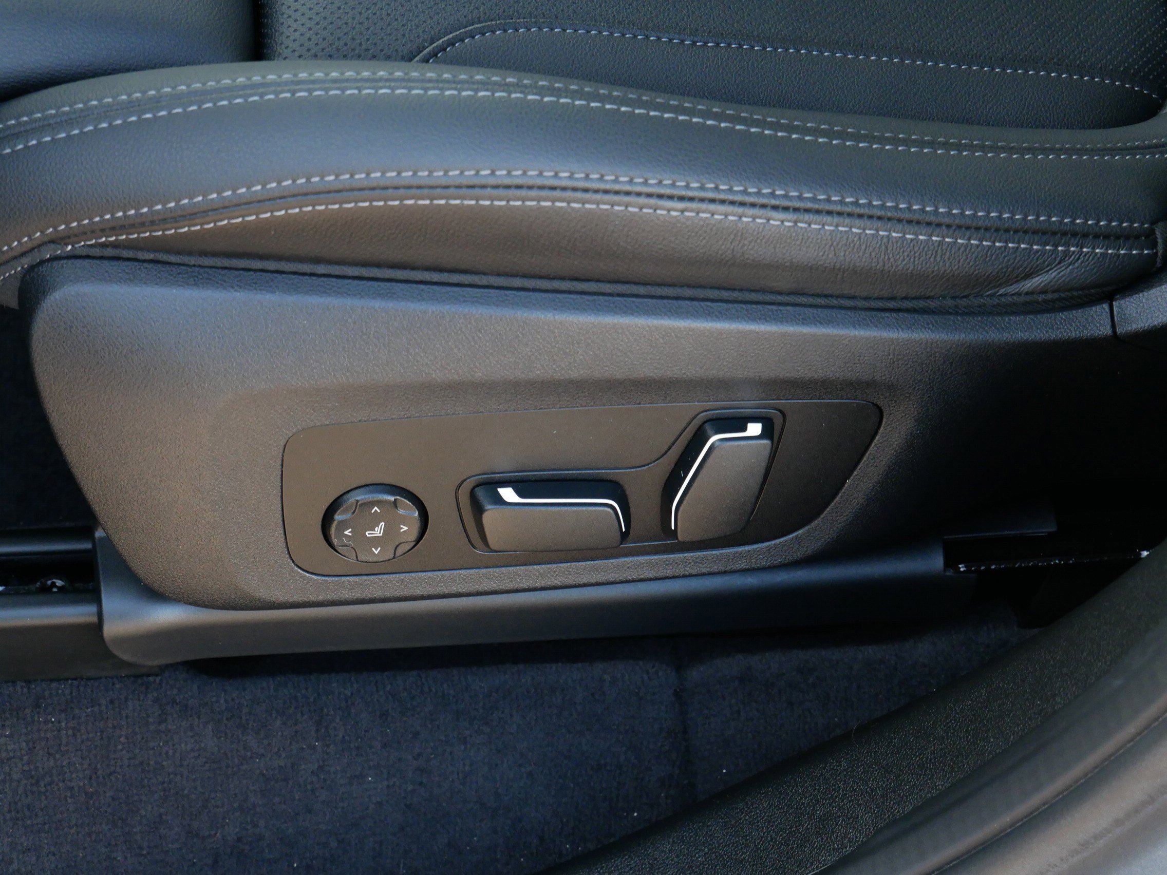 Used 2024 BMW X3 xDrive30i w/ Premium Package w/ZPA image 19