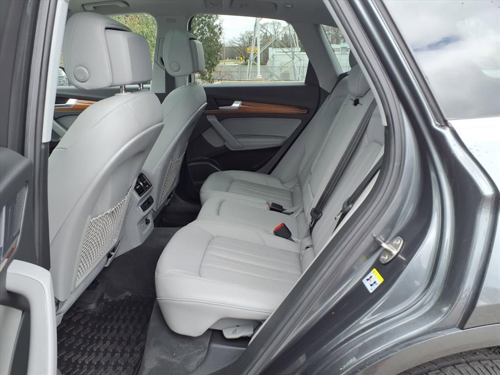 Used 2023 Audi Q5 2.0T Premium Plus w/ Premium Plus Package AWD/4WD image 14