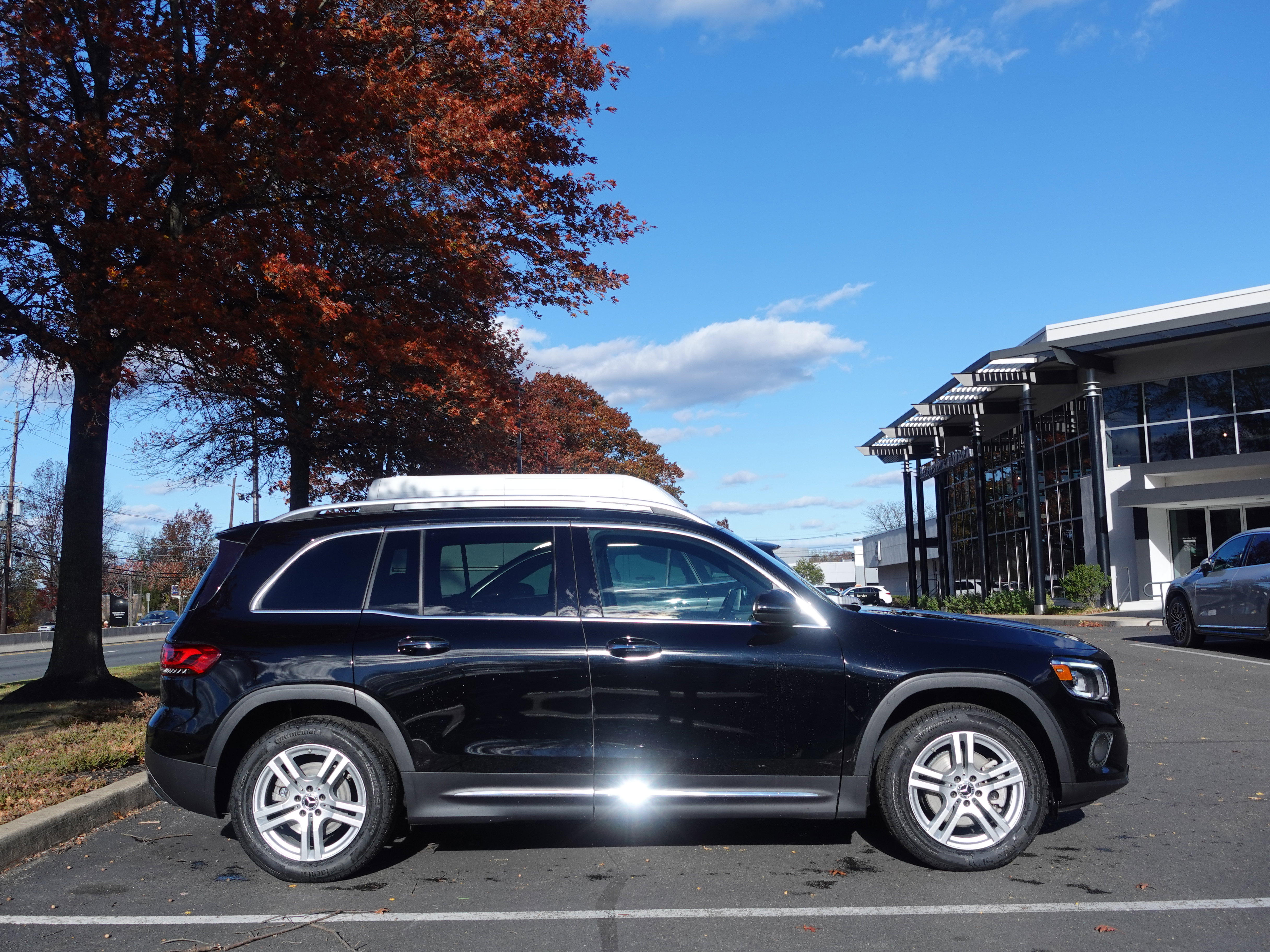 Certified 2022 Mercedes-Benz GLB 250 GLB 250 4MATICﾮ SUV image 4