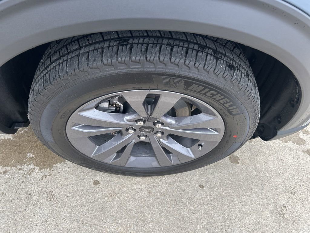 Used 2026 Ford Explorer Active w/ Active Comfort Package image 35