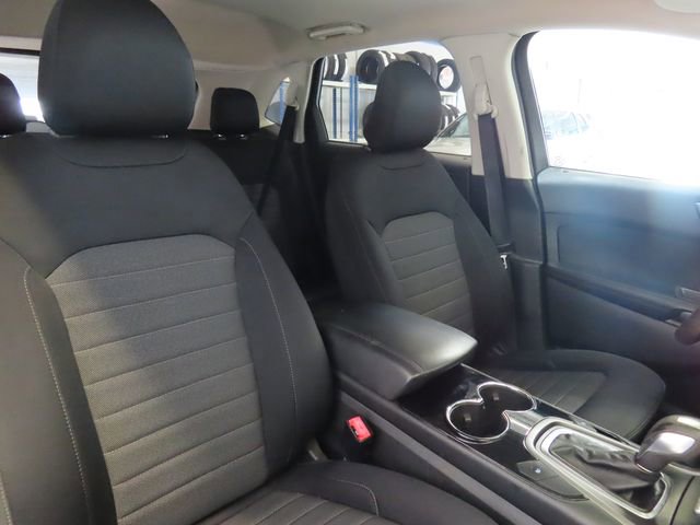 Used 2018 Ford Edge SE FWD image 6
