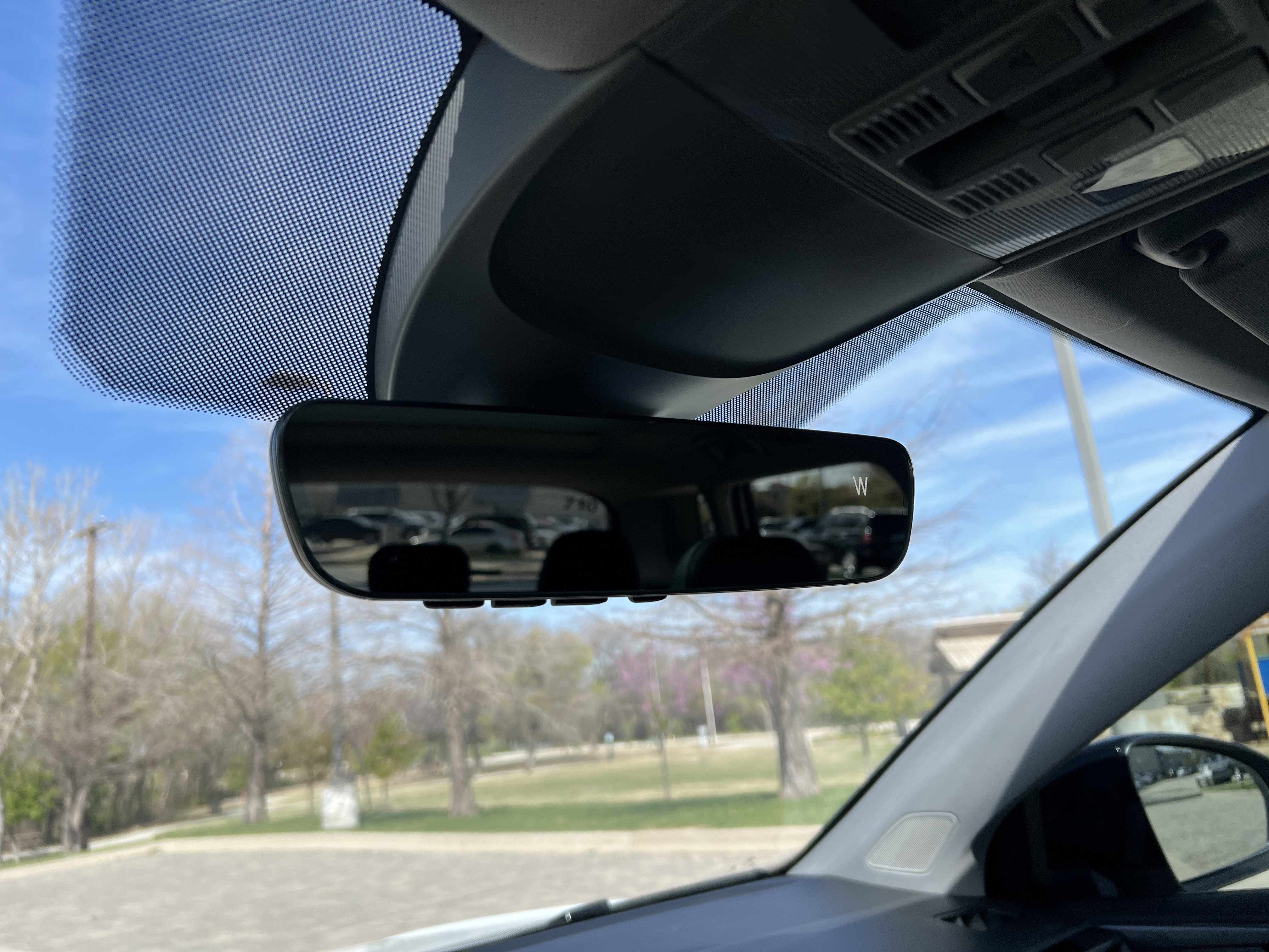 Certified 2025 Volkswagen Taos SE image 25