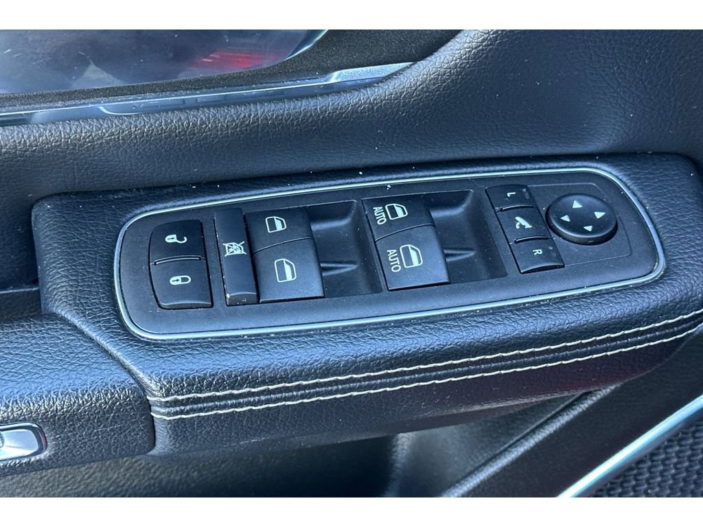 Used 2024 RAM 1500 Laramie image 12