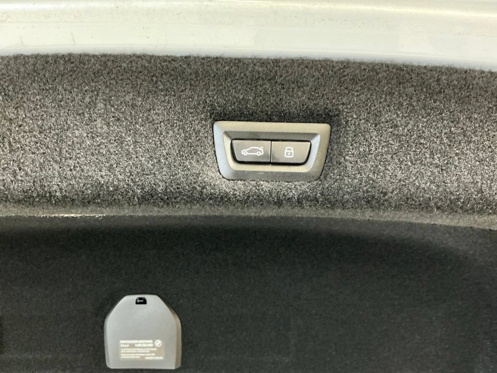 Certified 2025 BMW 760i xDrive w/ Luxury Rear Seating Package AWD/4WD image 29