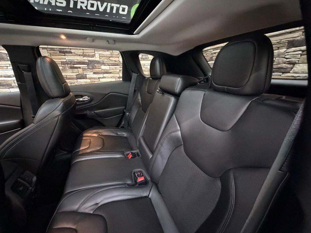 Used 2020 Jeep Cherokee Latitude Plus image 28