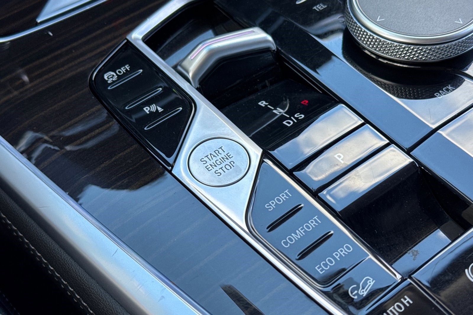 Used 2024 BMW X7 xDrive40i w/ Premium Package image 32