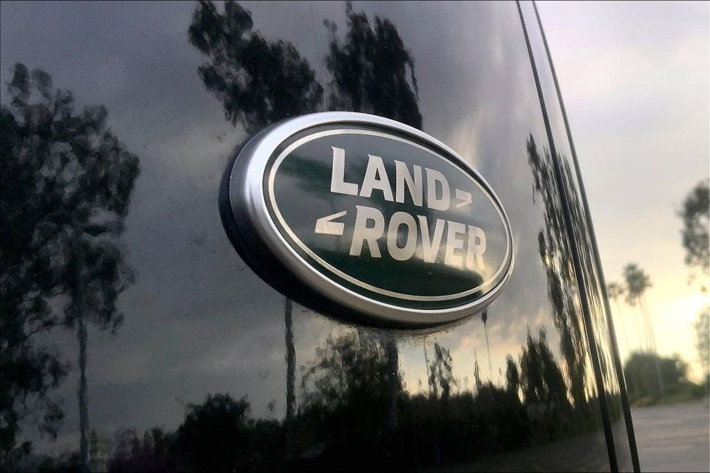 Used 2023 Land Rover Range Rover Long Wheelbase Autobiography image 11