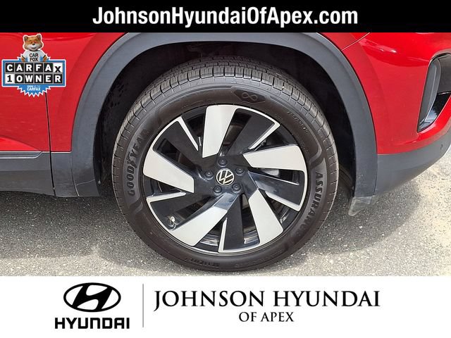 Used 2024 Volkswagen Atlas Cross Sport SE FWD image 30