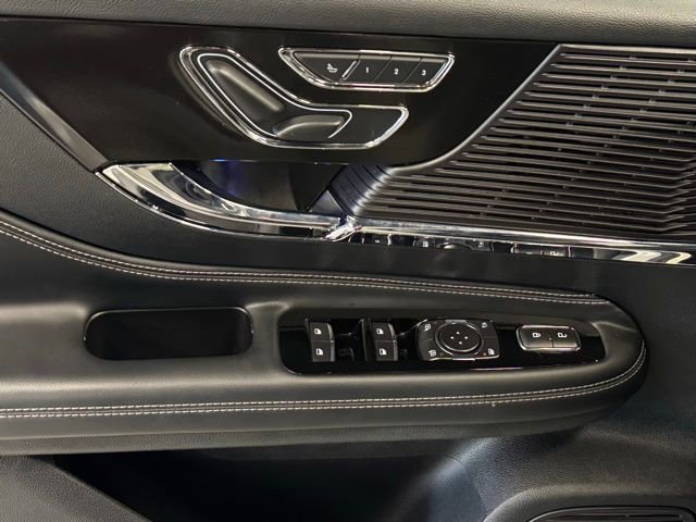 Used 2022 Lincoln Corsair Reserve w/ Equipment Group 201A image 21