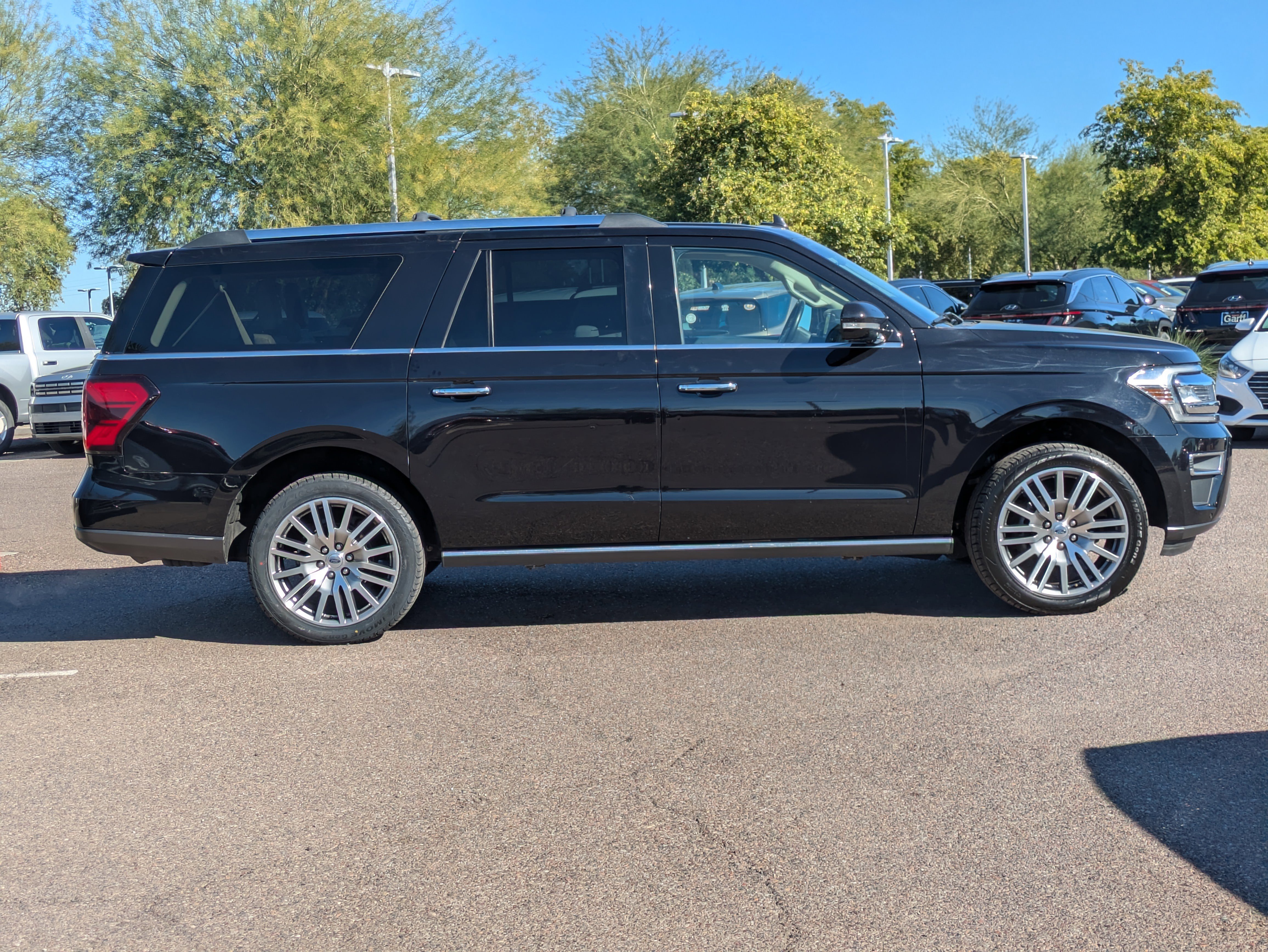 Used 2024 Ford Expedition Max Limited image 2