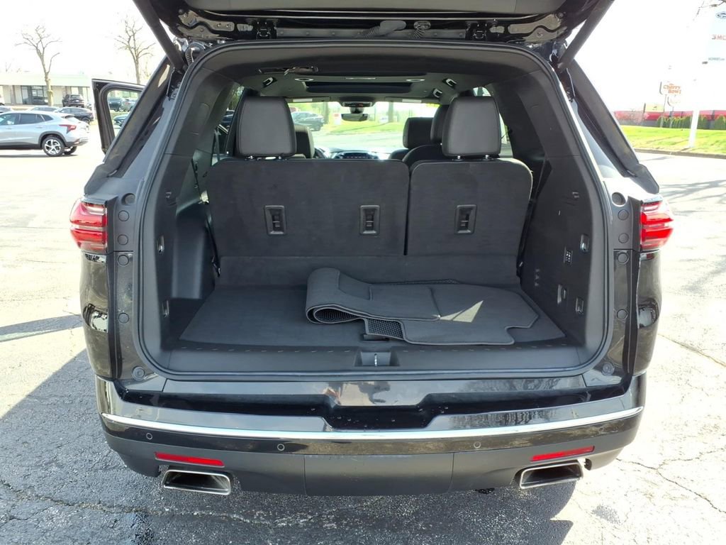 Used 2023 Chevrolet Traverse High Country AWD/4WD image 30