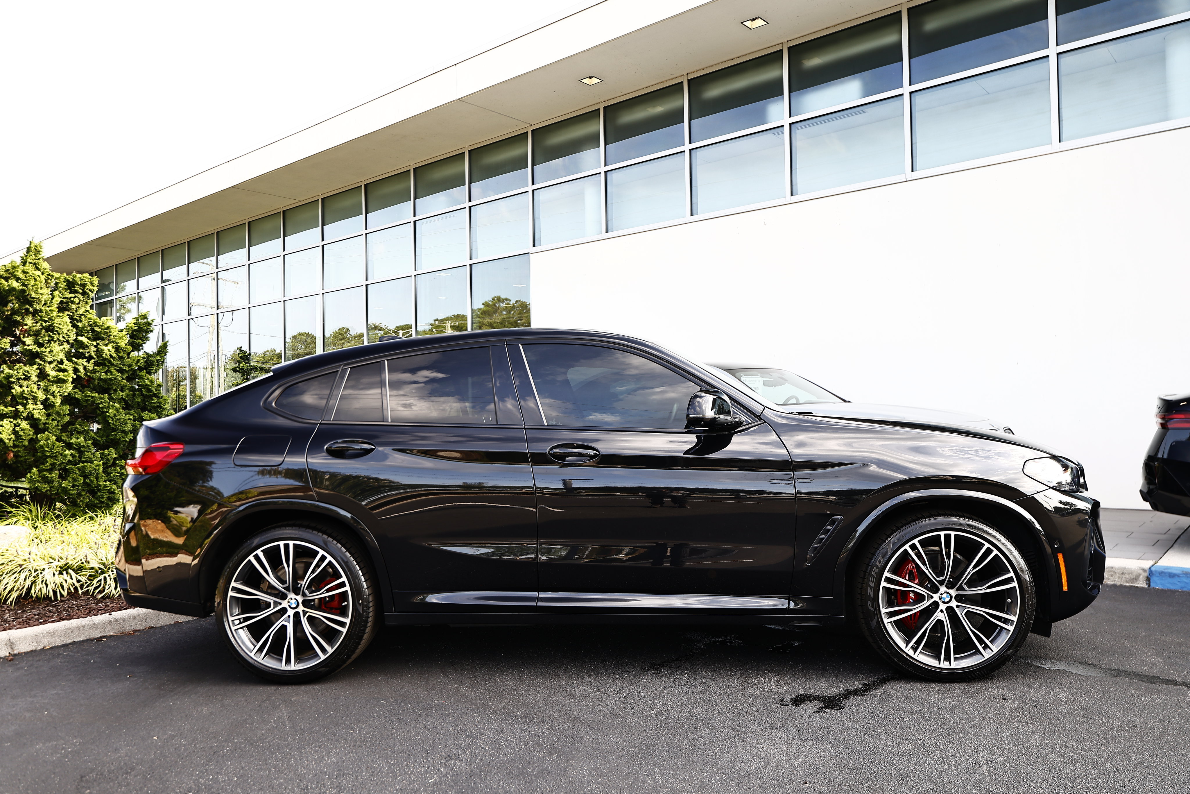 Used 2024 BMW X4 M40i AWD/4WD image 4