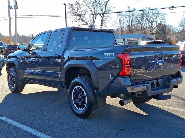Used 2024 Toyota Tacoma TRD Off-Road image 4