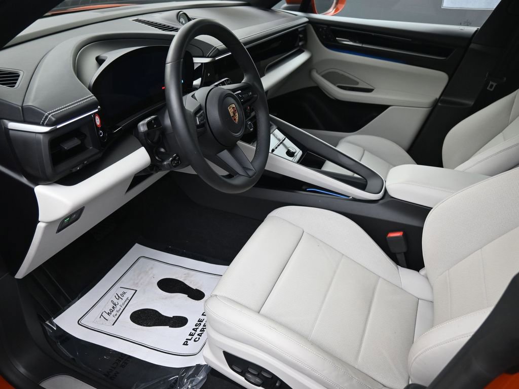 Used 2024 Porsche Macan 4 Electric AWD/4WD image 9