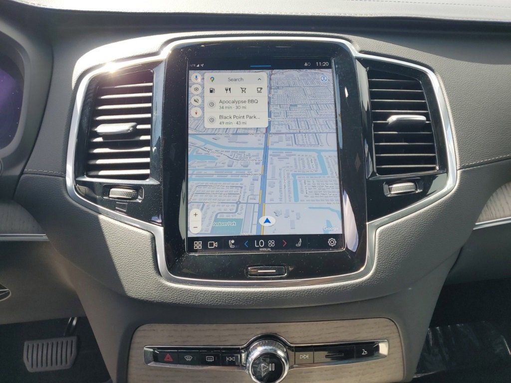 Used 2024 Volvo XC90 B6 Ultimate w/ Protection Package Premier image 23