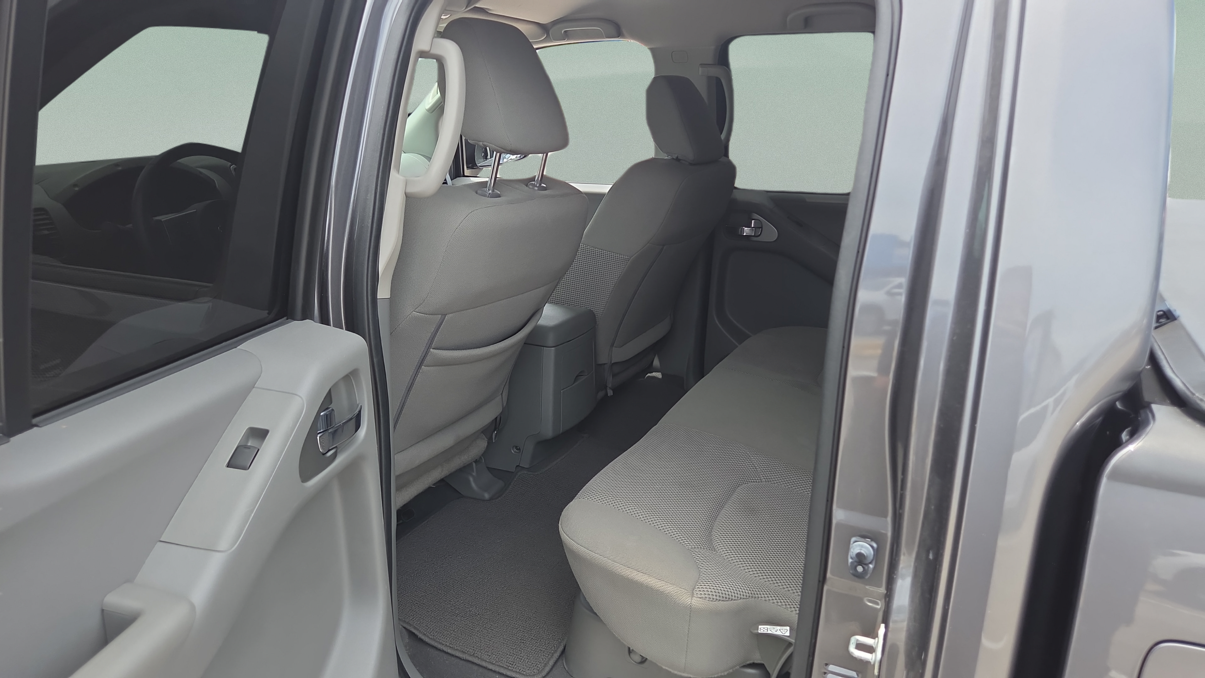 Used 2021 Nissan Frontier SV w/ Midnight Edition Floor Mats RWD image 11