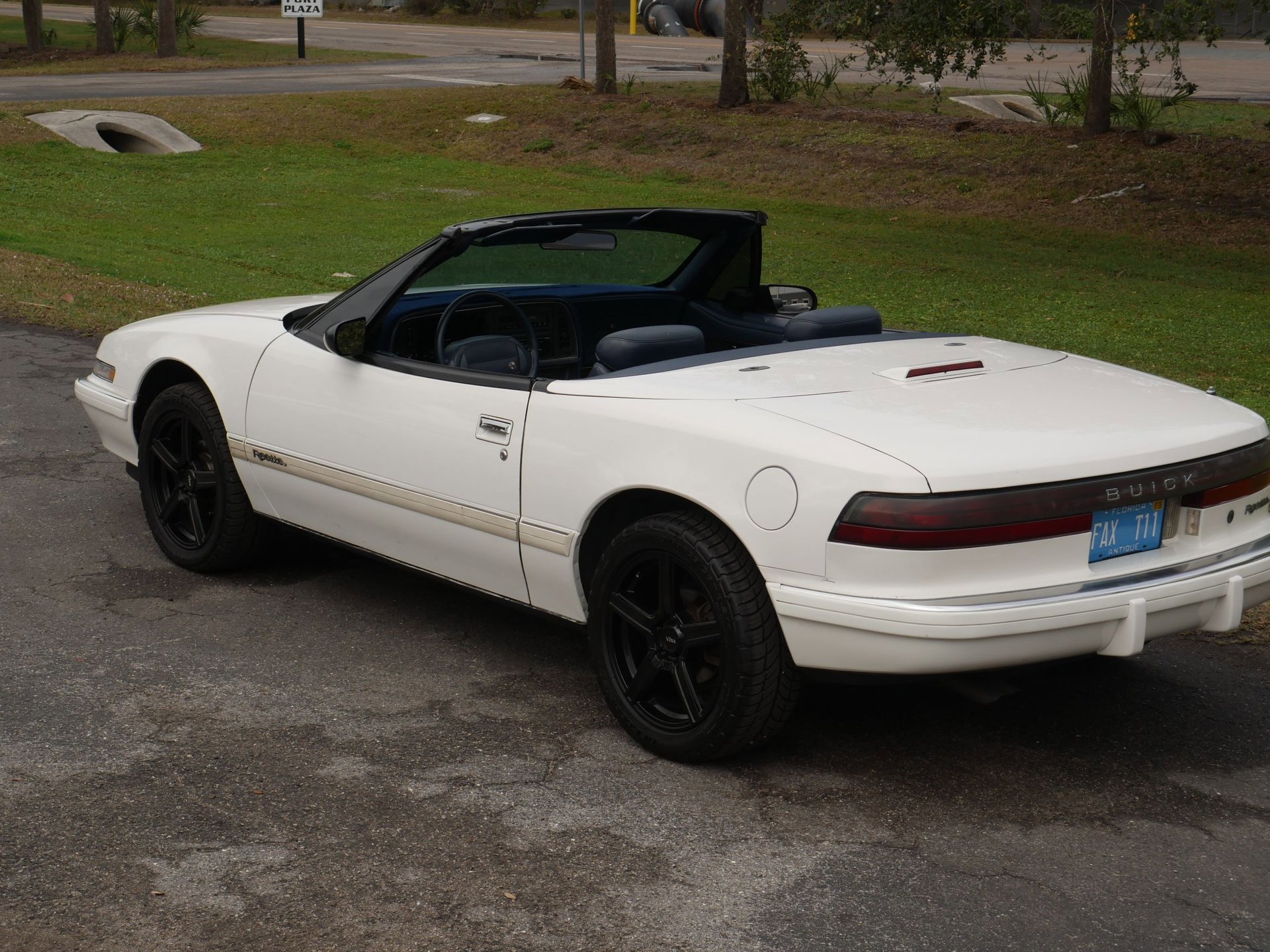 Used 1990 Buick Reatta Convertible image 59