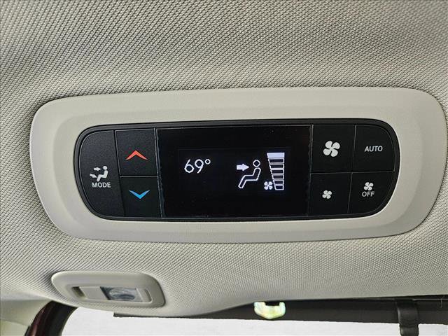 Used 2023 Chrysler Pacifica Limited image 20