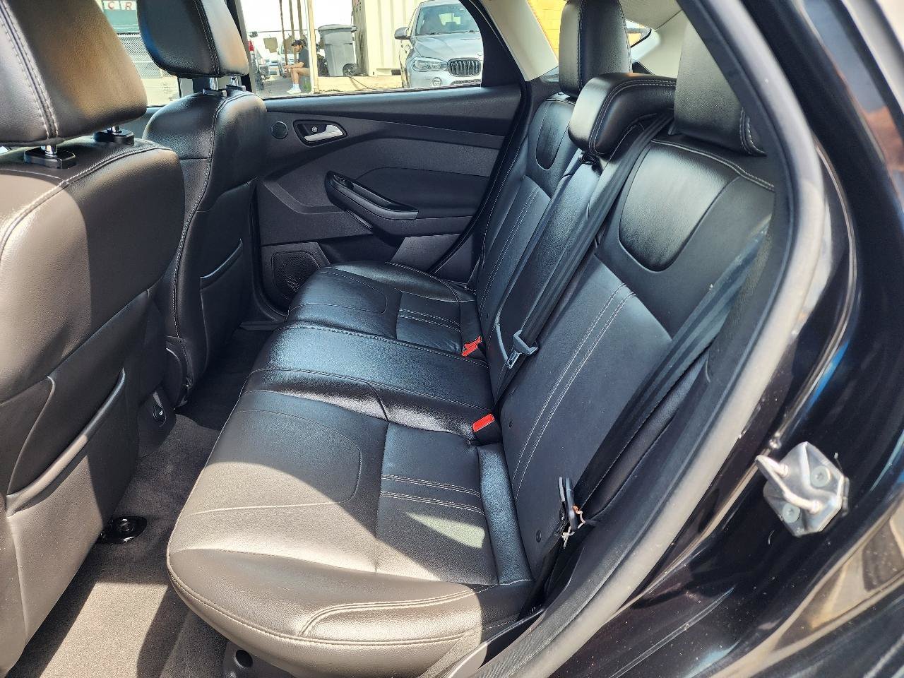 Used 2014 Ford Focus Titanium FWD image 22