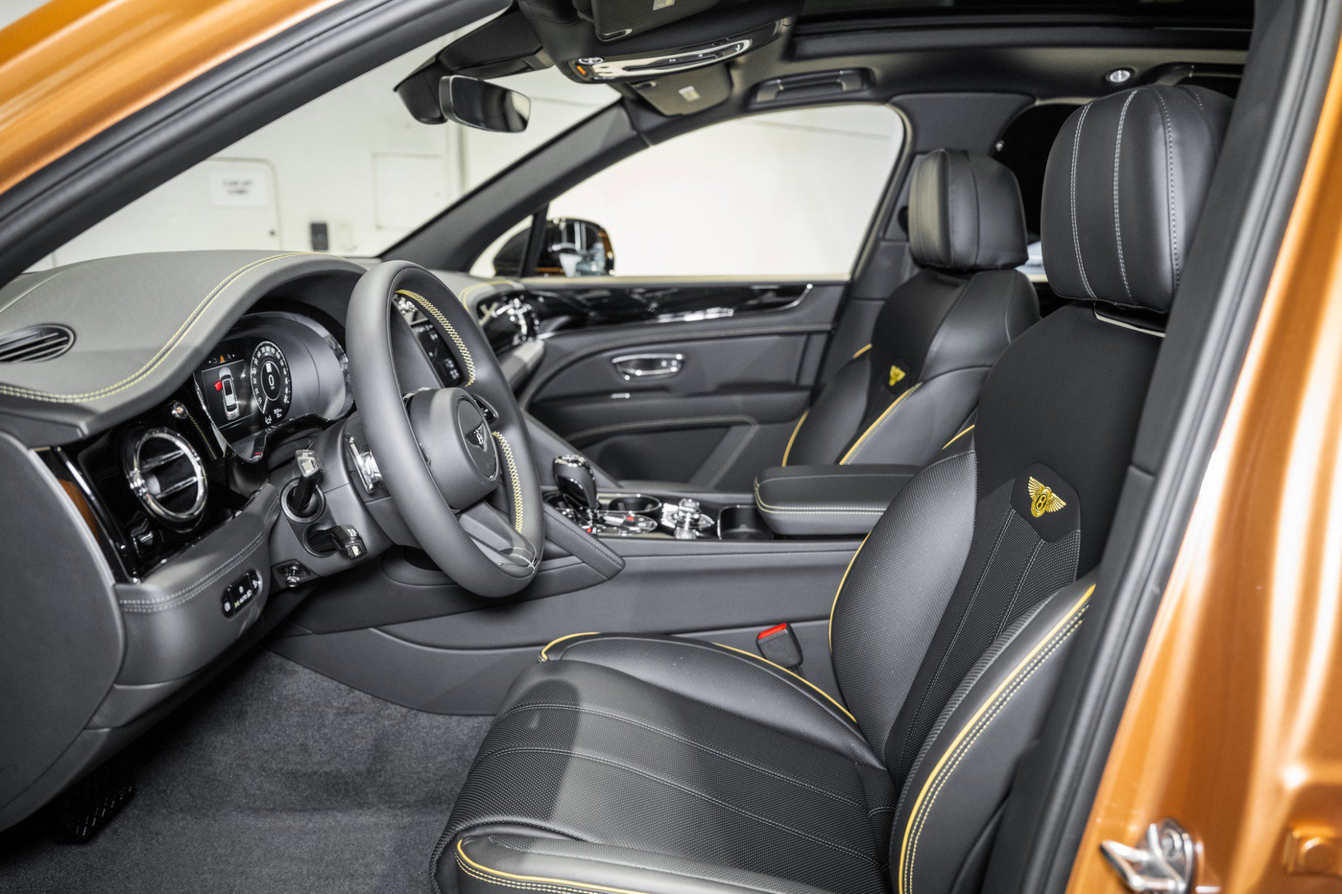 New 2025 Bentley Bentayga image 18