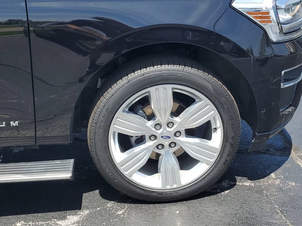 Used 2024 Ford Expedition Platinum AWD/4WD image 6